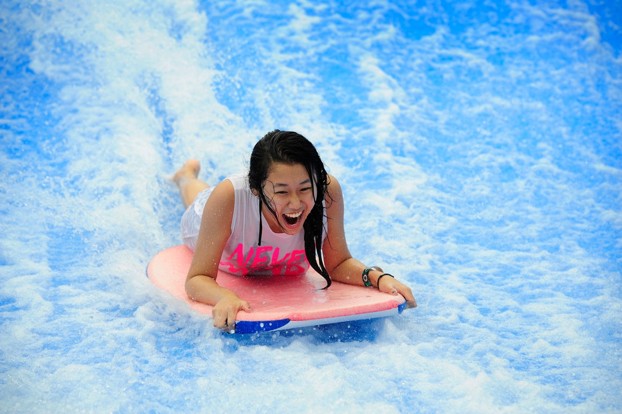 Vague de surf Indoor à Quimper La Playce